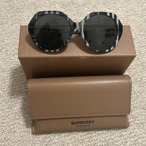 NEW Burberry sunglasses